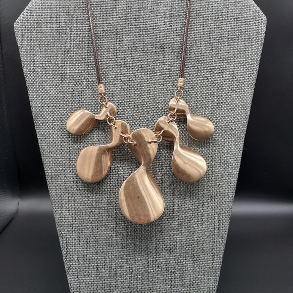 New! Beautiful Golden Bronze Chunky Statement Necklace - Picture 4 of 5